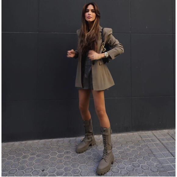 ZARA BLOGGER FAVORITE WAXED FINISH LACED BOOTS 10 army green combat viral TikTok - Picture 1 of 14